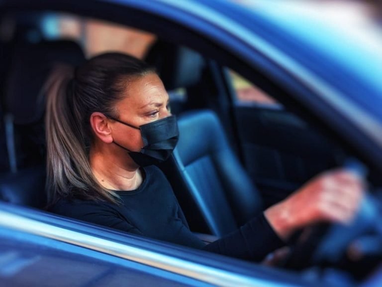 central taxis letchworth female taxi driver wearing a mask